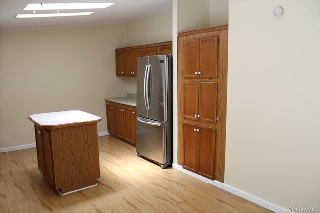 Building Photo - 68 Shinhollow Rd