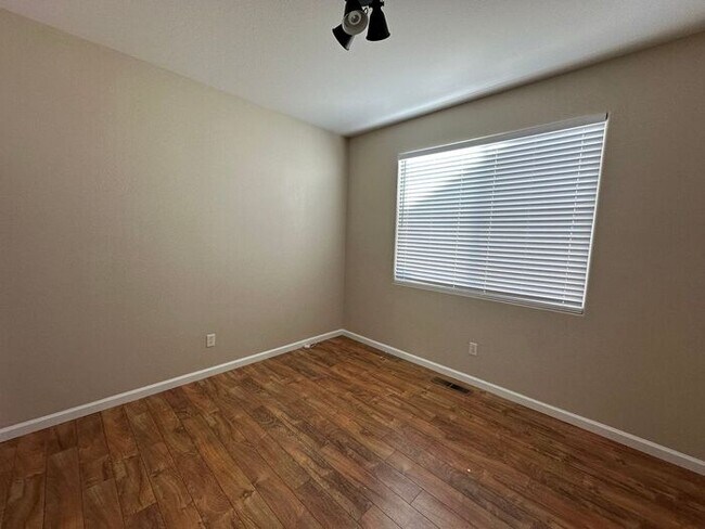 Building Photo - 3031 Sky Country Dr