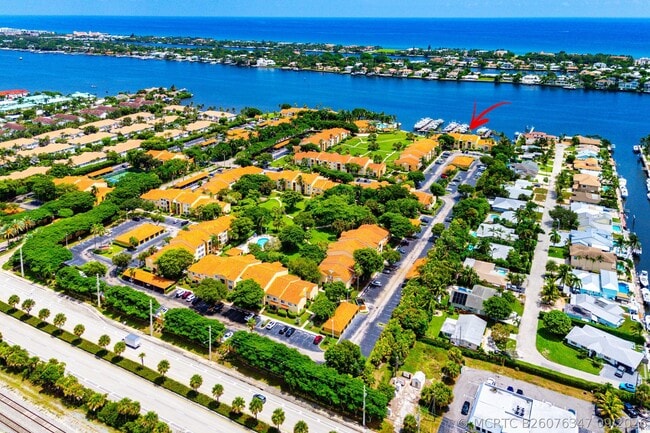 Building Photo - 167 Yacht Club Way