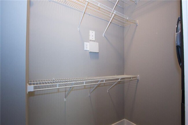 Building Photo - 1195 Milton Terrace SE