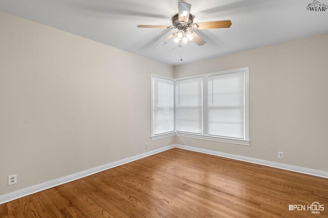 Building Photo - 1644 Ardath Ave