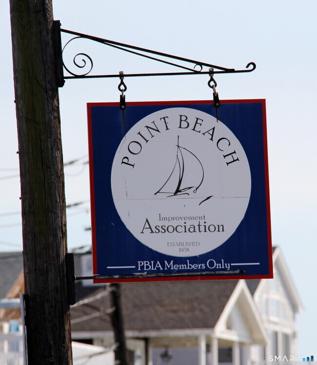 Building Photo - 267 Melba St