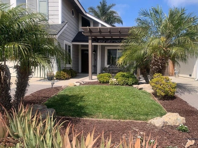 Building Photo - Wonderful East Ventura 4 Bedroom 2.5 Bath Home