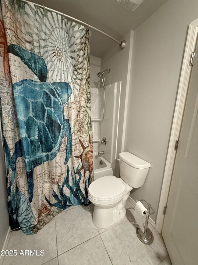 Building Photo - 6014 E Helios Dr