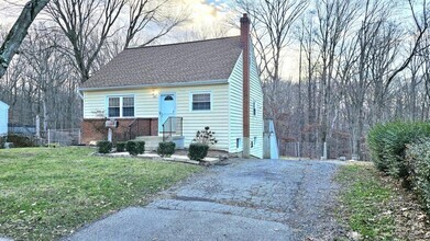 Building Photo - 1934 Willow Ln