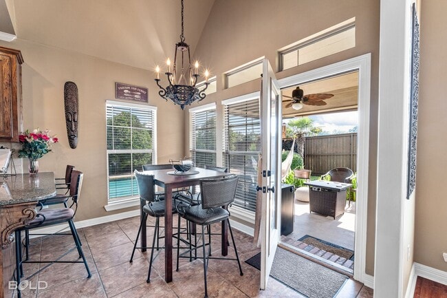 Building Photo - PRIVATE OASIS IN GATED COMMUNITY