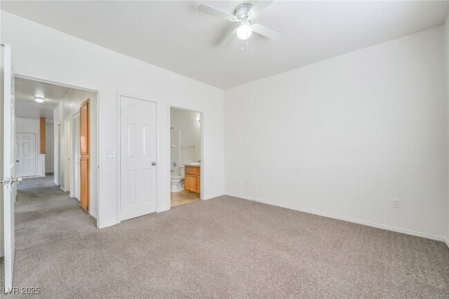 Building Photo - 4730 E Craig Rd