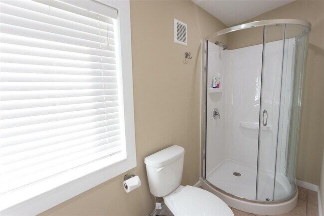 Building Photo - 2003 Haskell St