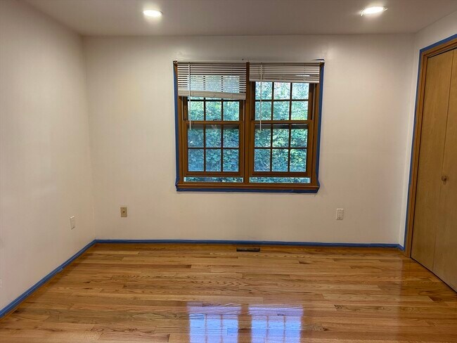 Building Photo - 40 Emilissa Ln