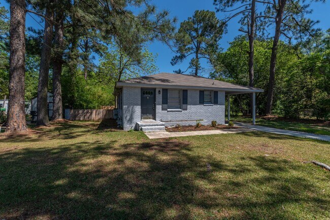 Building Photo - $1,250 - 3 bed/1 bath single-family home f...