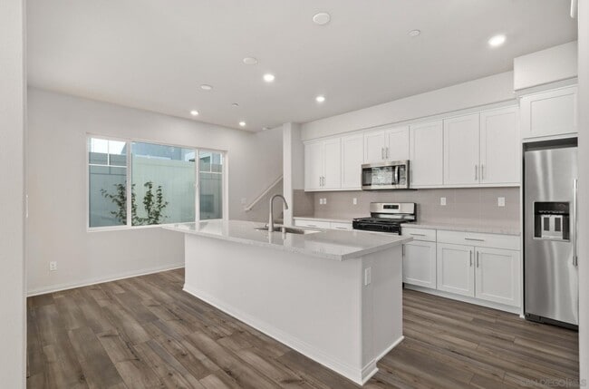 Building Photo - 1523 Wingwood Ln