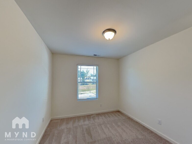 Building Photo - 246 Spark St