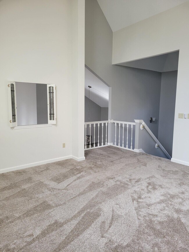 Building Photo - 116 Knollwood Ln