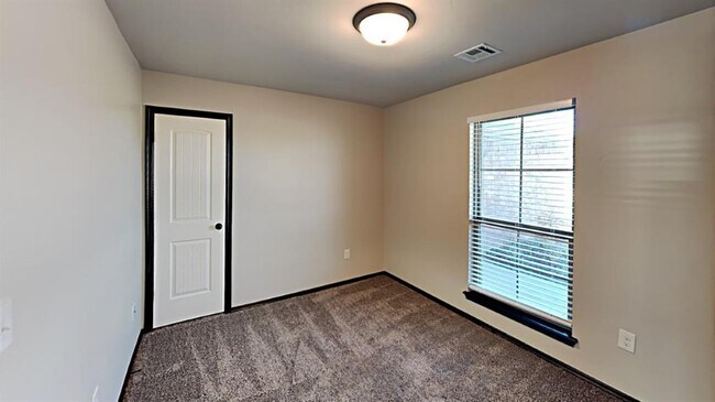 Building Photo - 5717 Gadwall Rd