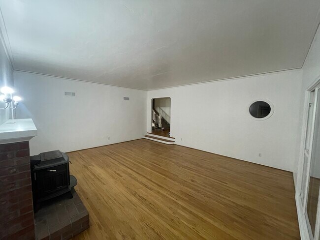Building Photo - 406 Brewington Ave