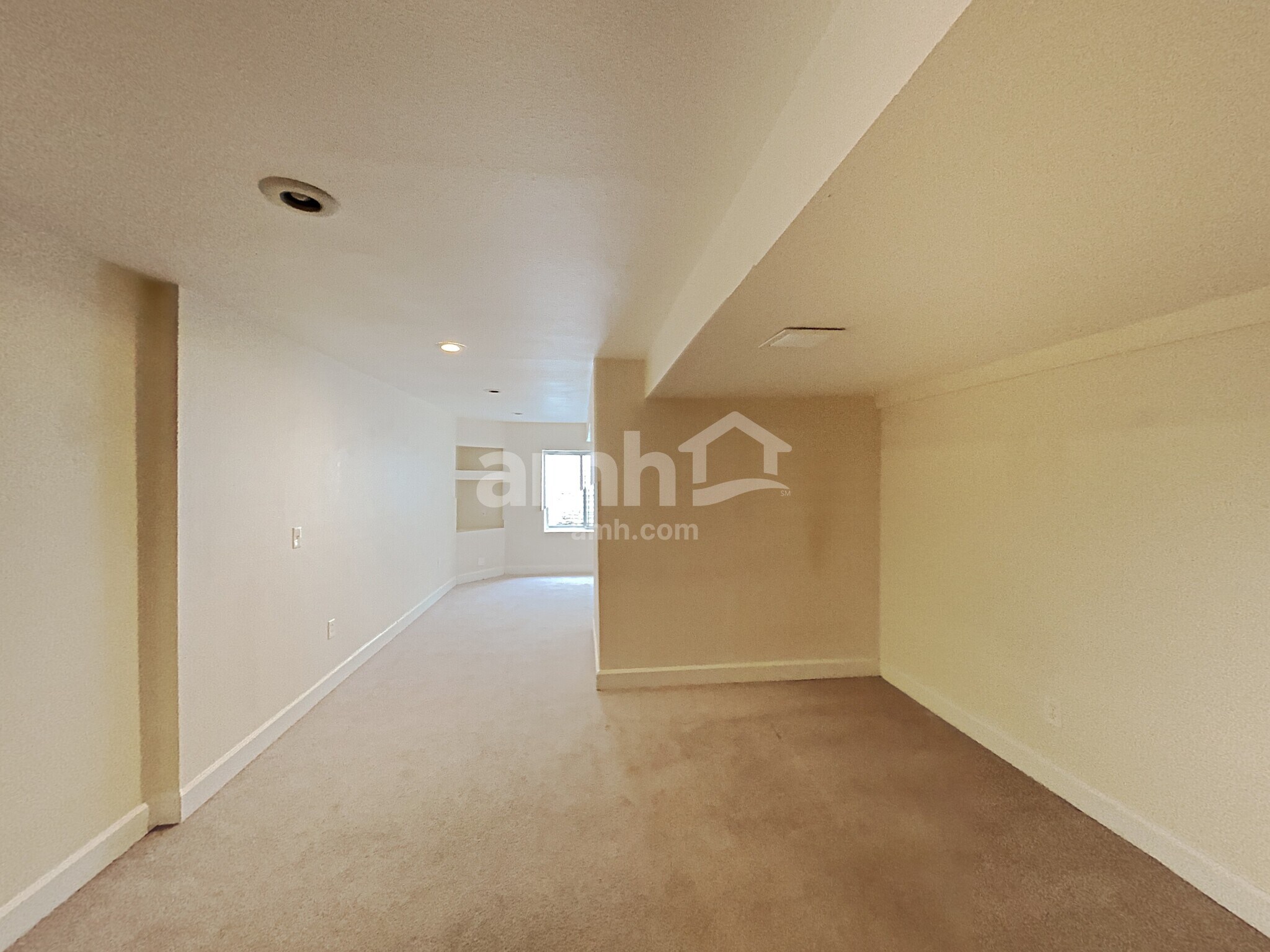Building Photo - 5604 Spruce Ave