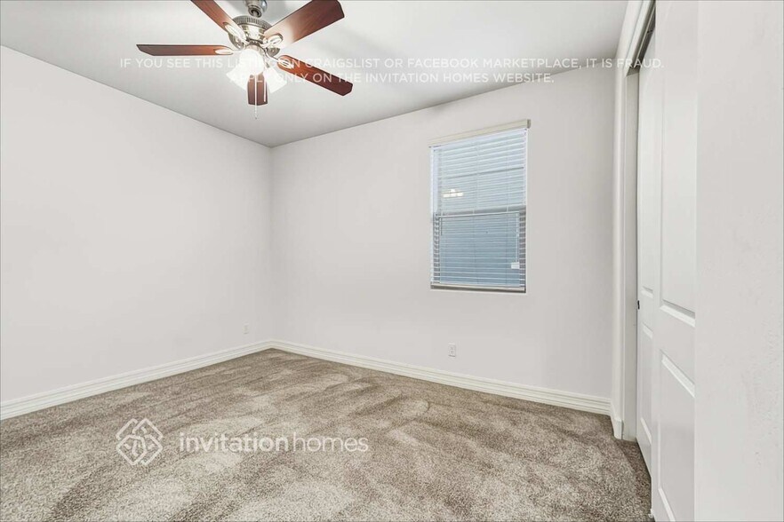 Building Photo - 11417 W Edgemont Ave