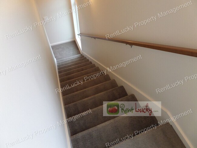 Building Photo - Stunning 4-Bedroom Newer Construction w/Huge VIEW Rooftop Deck in Fremont!!