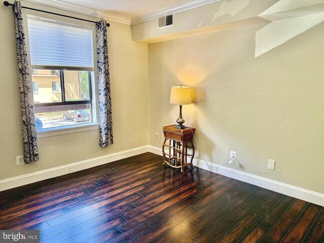 Building Photo - 2255 Castle Rock Square