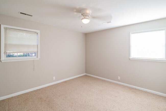 Building Photo - 108 Henrietta Dr