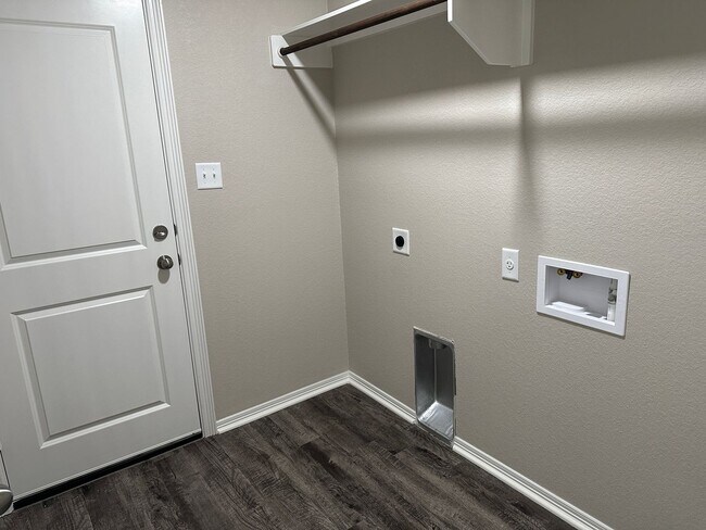 Building Photo - Bryan - 3 bedroom / 2 bath home in Bonham Trace neighborhood in North Bryan,