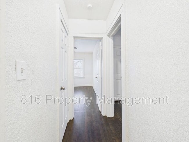 Building Photo - 5341 Brooklyn Ave