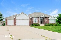 Building Photo - 15541 Pine Ridge