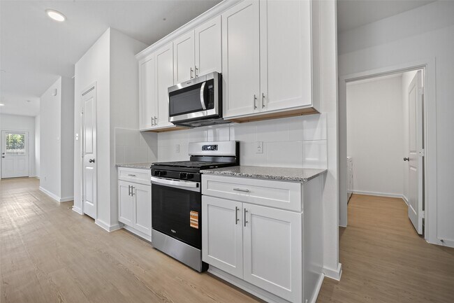 Building Photo - 24657 Monarch Forest Dr