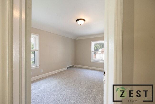 Building Photo - BEAUTIFUL 3 BD 1.5 BATH HOME!