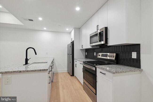 Primary Photo - 1643 N 2nd St