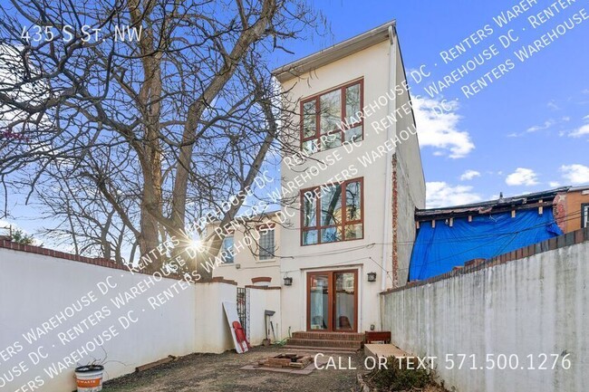 Building Photo - Big, beautiful 3Bd/1.5 Bth home in heart o...