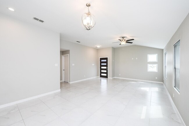 Building Photo - 7106 EL MESON DR
