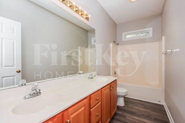 Building Photo - 1902 Old Greylyn Ct NW