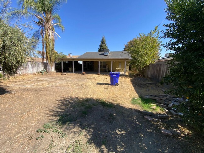 Building Photo - Spacious Exeter Home coming soon!