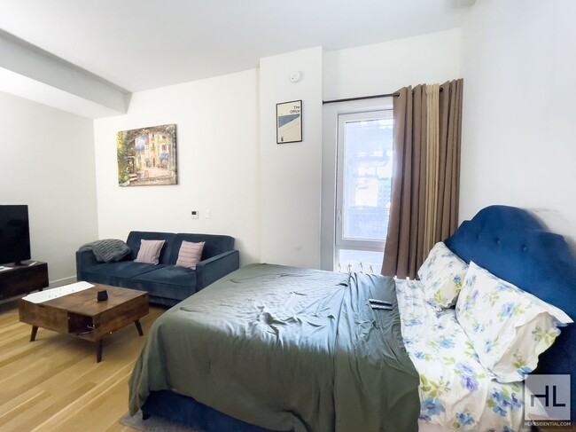 Building Photo - Stylish and Modern 1-Bed 1-Bath with Priva...