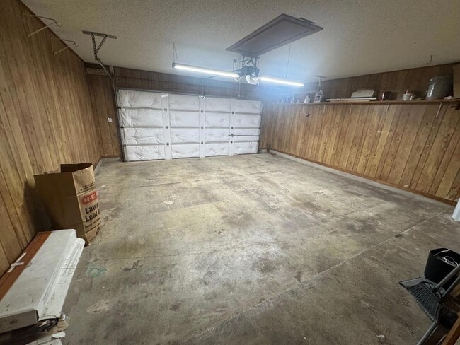 Building Photo - 16101 W Dorman Dr