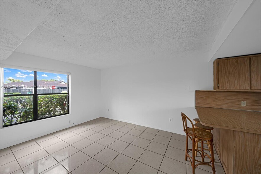 Building Photo - 15070 SW 49th Ln