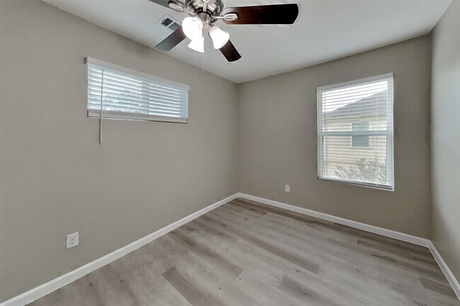Building Photo - 16778 N Thrasher Dr