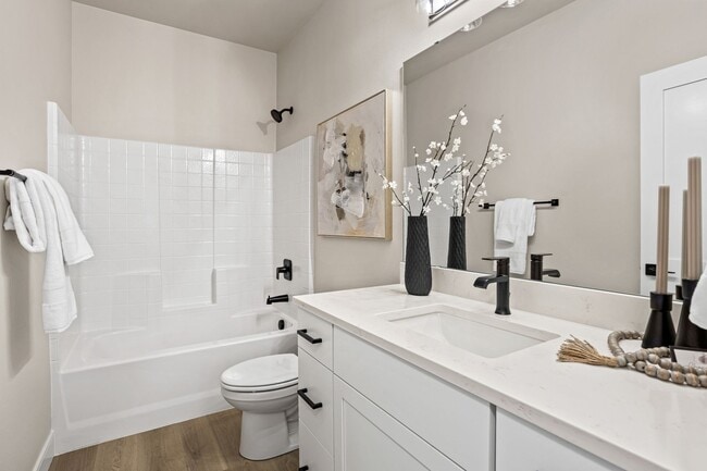Building Photo - West Valley Luxury Townhome