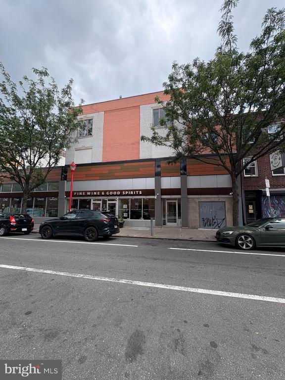Building Photo - 728 South St