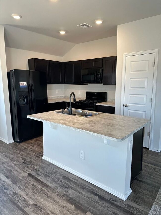 Building Photo - Don’t Miss Out — FREE Blackstone Grill When You Sign by 6/30! | Cozy 3-Bed, 2-Bath Home in Southb...