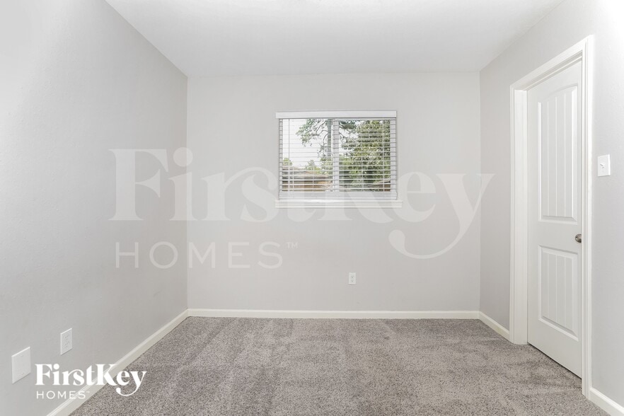 Building Photo - 24707 Wilderness Rd