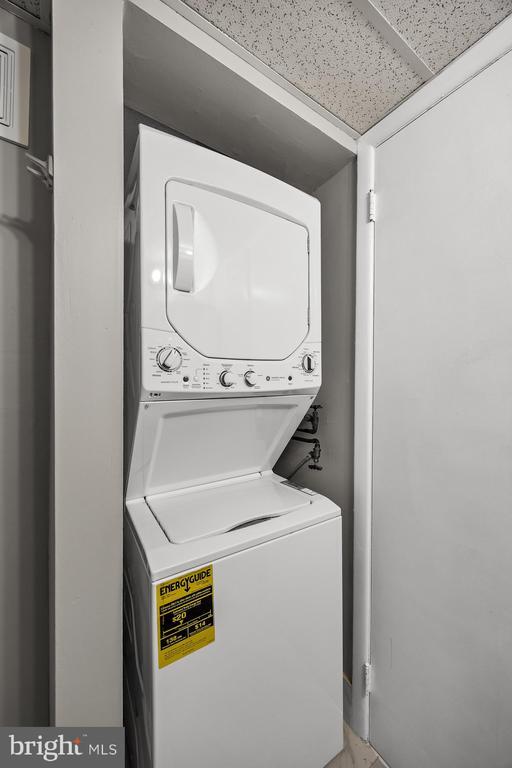 Building Photo - 25 S Church Rd