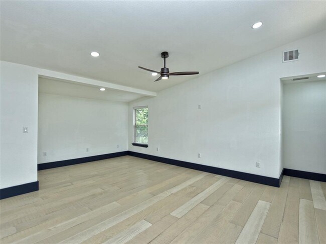 Building Photo - 11800 Tedford St