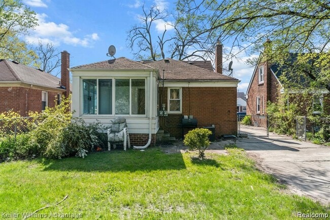 Building Photo - 20558 Oakfield Ave