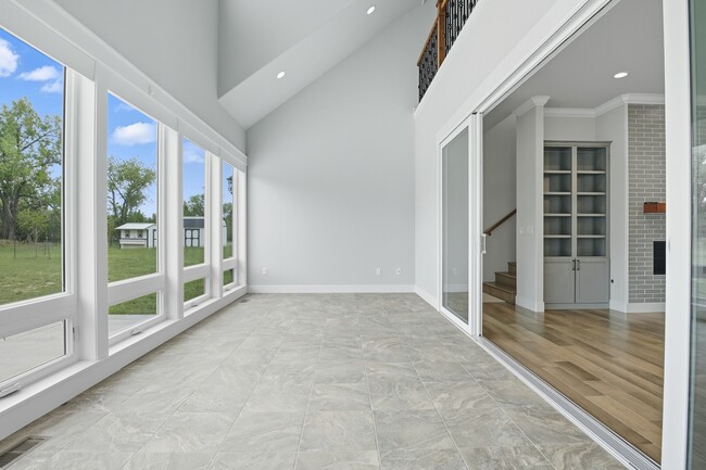 Building Photo - 1183 2nd St