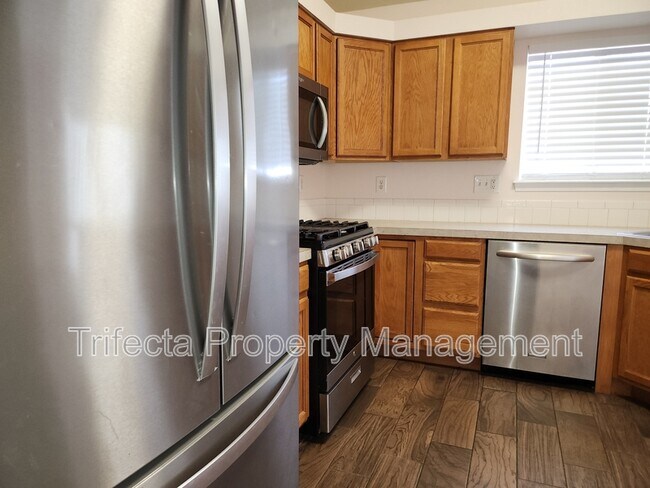 Building Photo - 347 Buckeye Ave