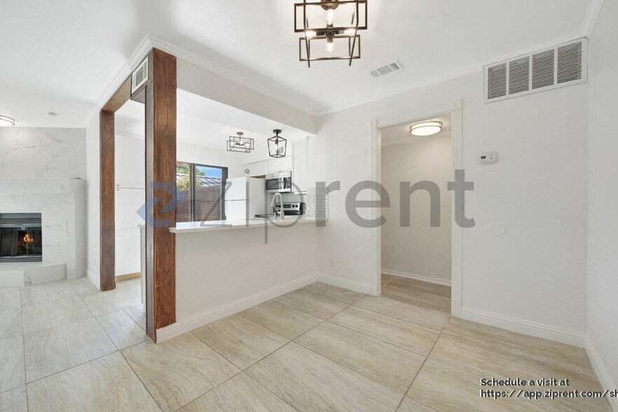 Building Photo - 14800 Enterprise Dr