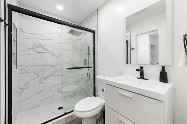 Building Photo - 181 SE Fallon Dr
