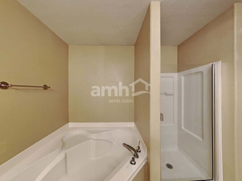 Building Photo - 4114 Medina River Ct